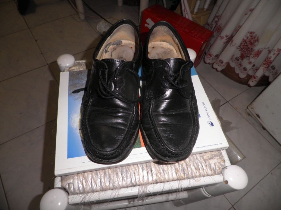 Sapatos de homem de pele escolha ja os seus