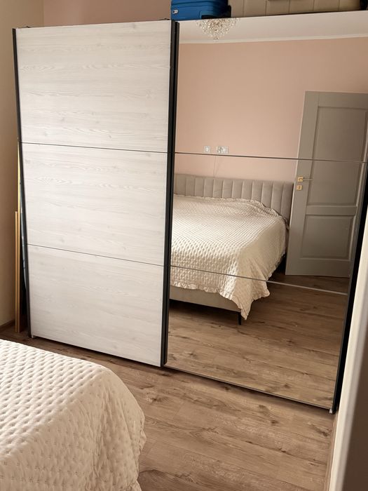 Szafa przesuwna z lustrem 220x217x65