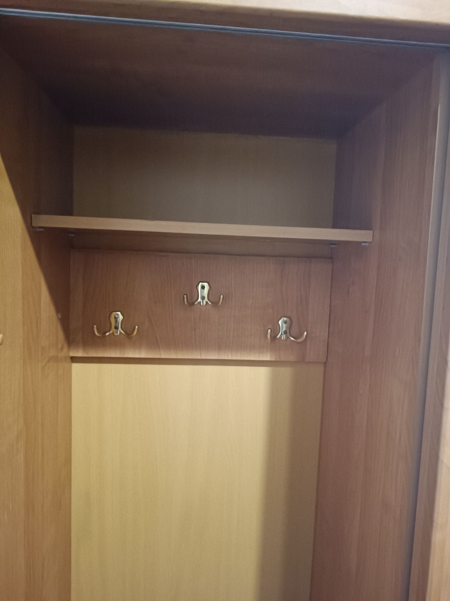 Продається Прихожа , гардероб
