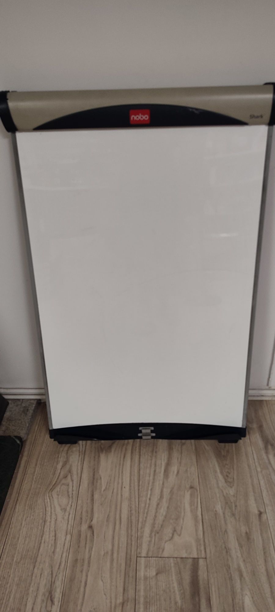 Flipchart nobo, tablica suchościeralna.