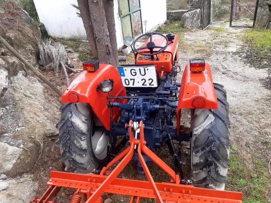 Trator Shibaura 4x4 com documentos