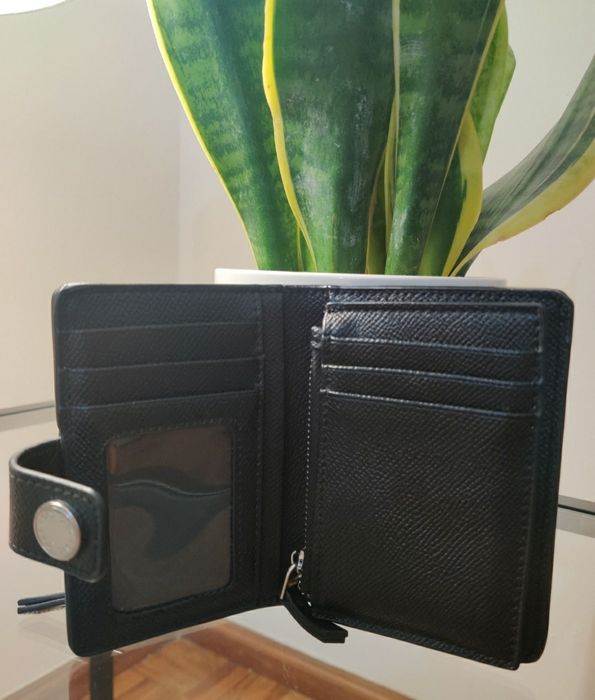 Porta-moedas Parfois, com porta-cartões removível