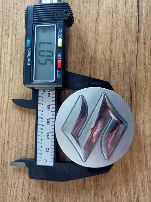 Oryginalne dekle dekielki Suzuki 43252.51K10