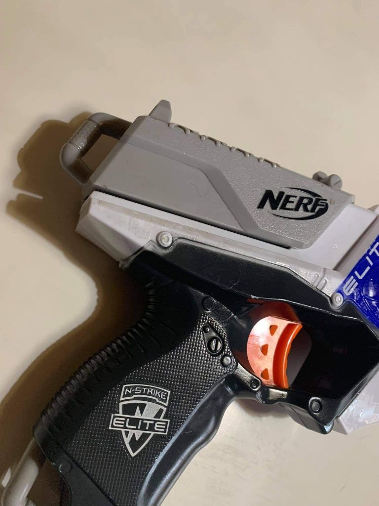 Nerf Elite Strongarm