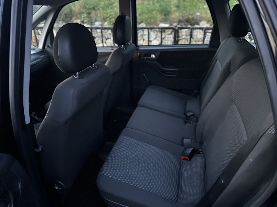 Полірування та хімчистка авто