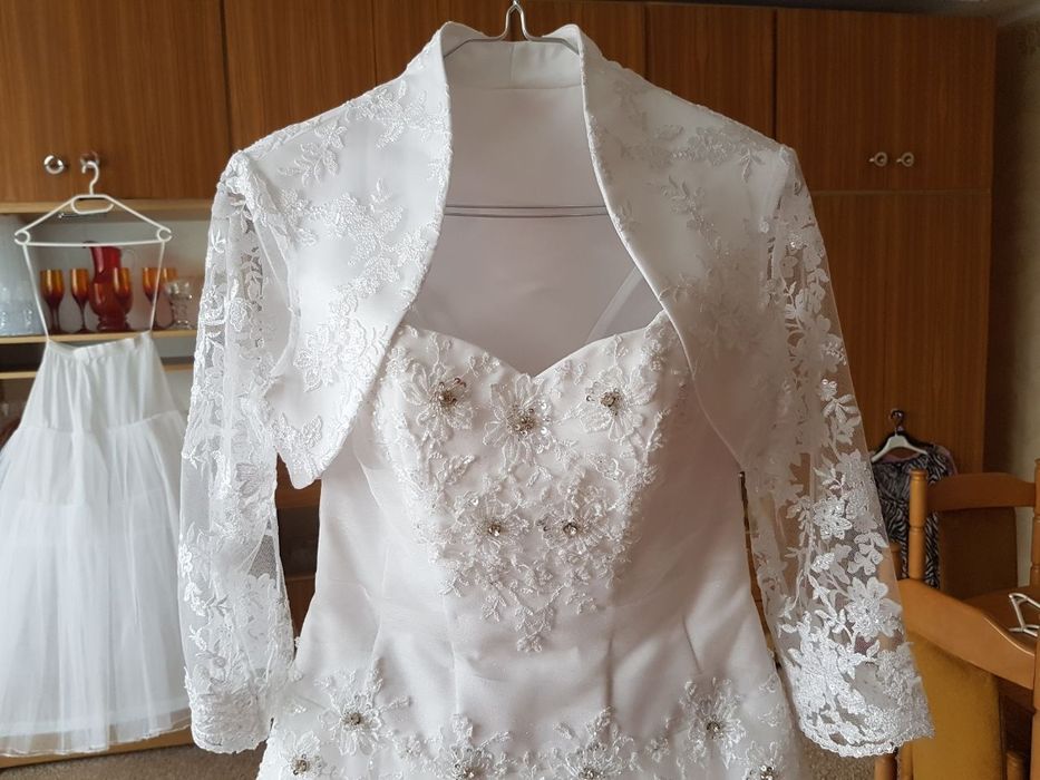 Suknia ślubna roz 38-40 po czyszczeniu szanowna stan bardzo dobry