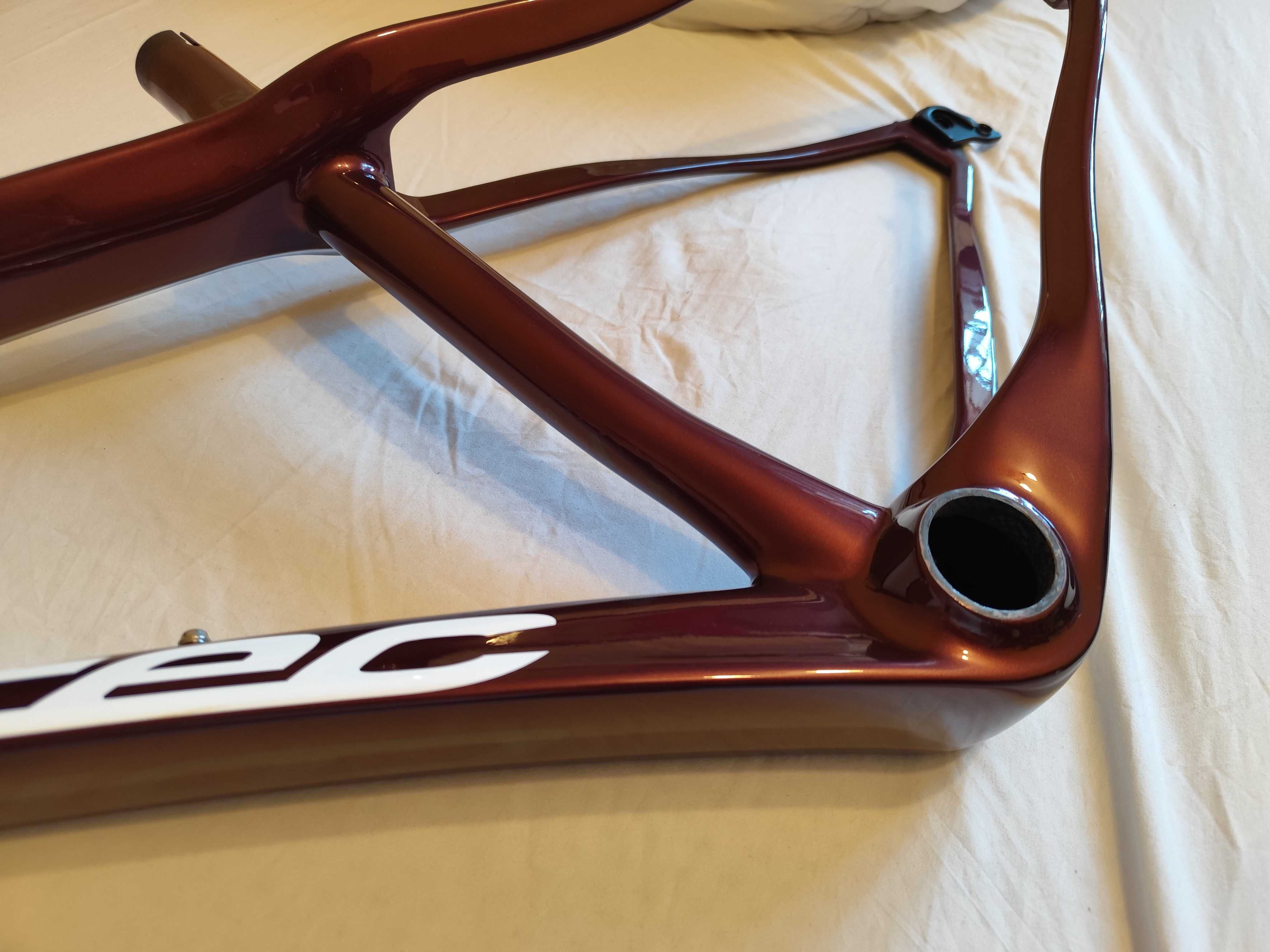 Corratec REVO BOW Elite rozm M Rama