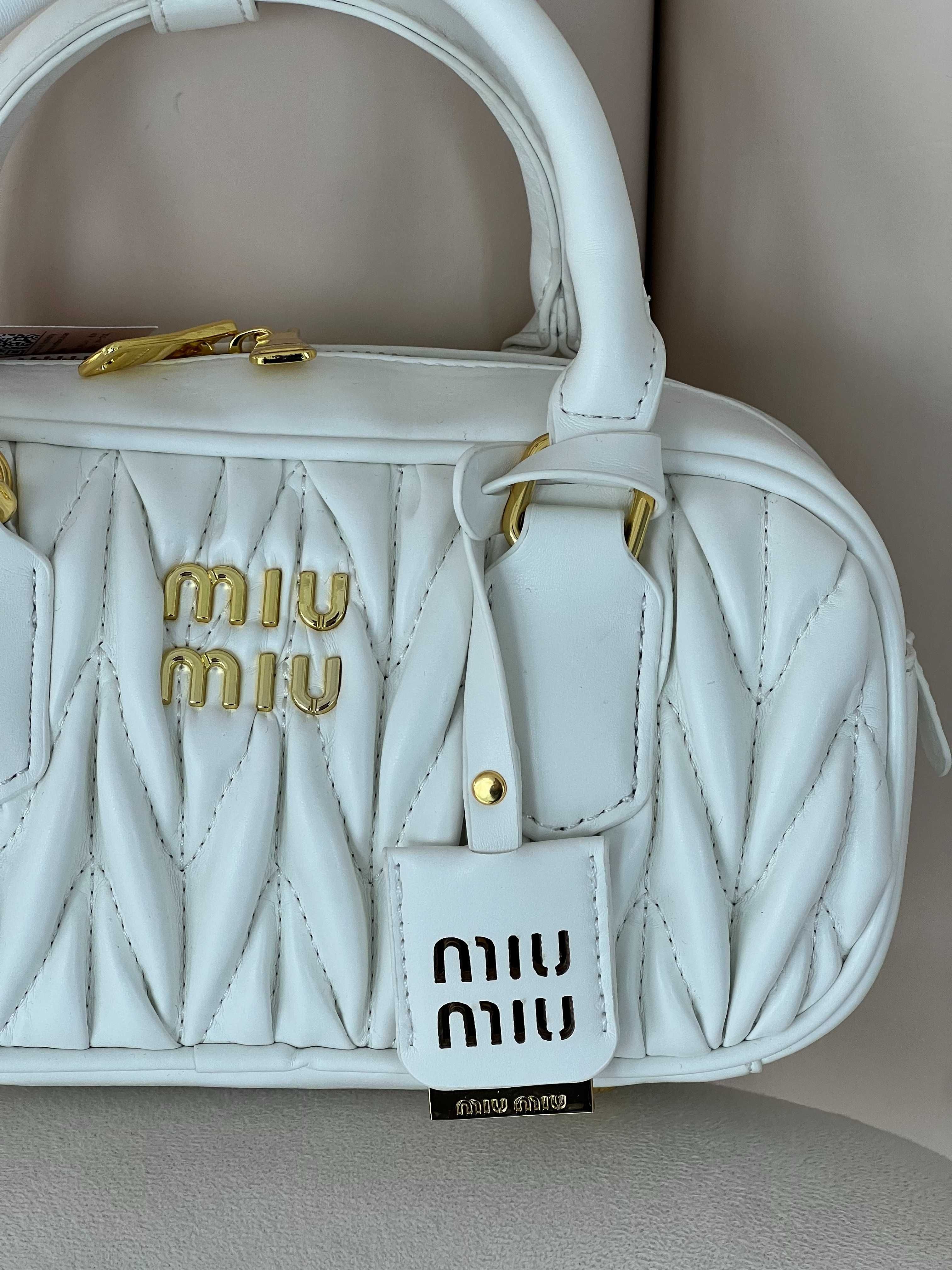 Жіноча сумка Miu Miu Arcadie Matelassé Nappa Leather Bag бежевый