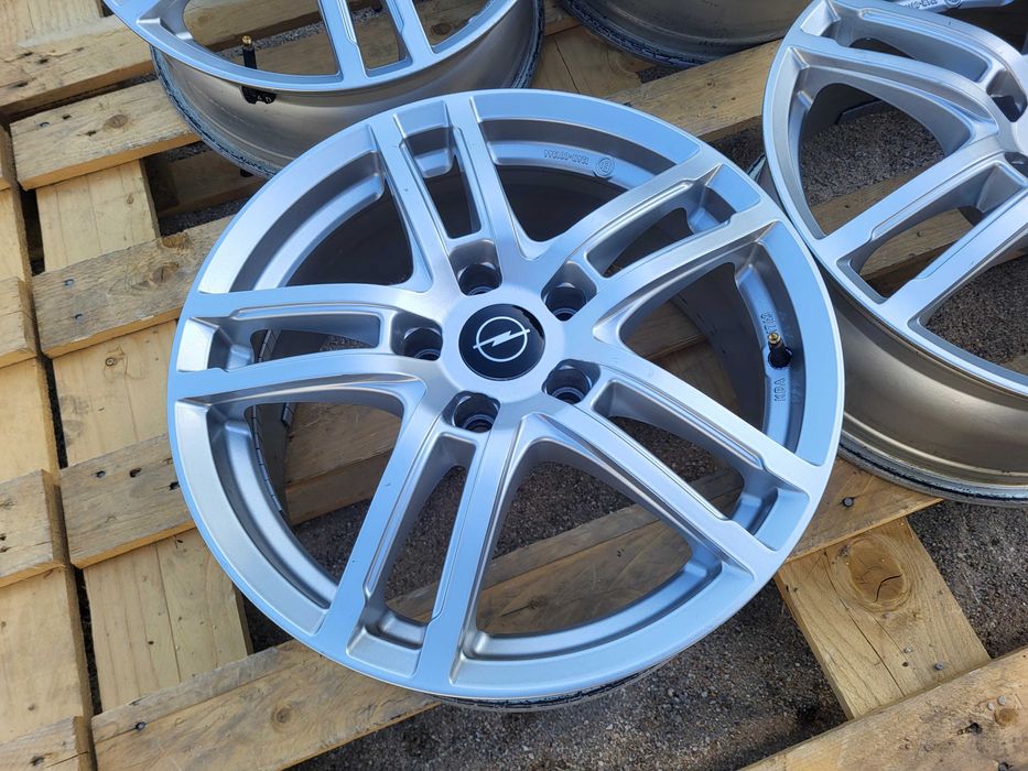 [912] Felgi aluminiowe 17 Cali 5x115 ET44 7J Opel Insignia B Astra