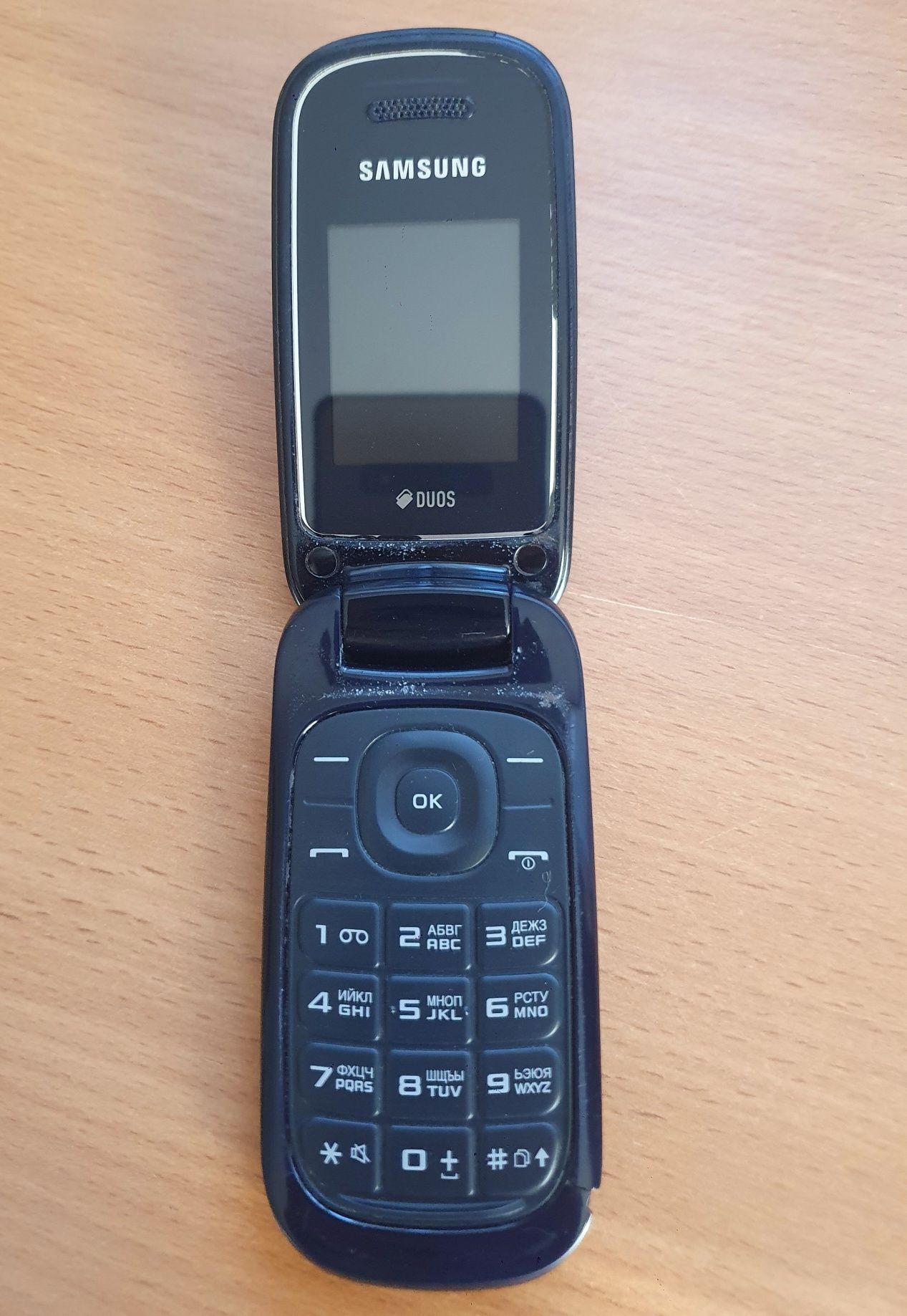 Мобильный телефон Samsung