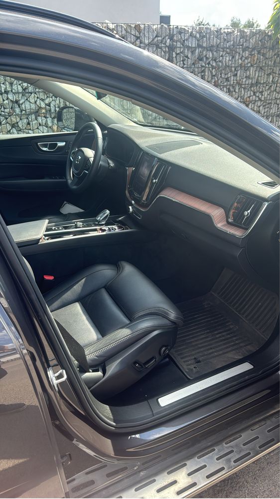 Volvo xc60 T6 plugin bezwypadkowe 1 wlasciciel jak nowe