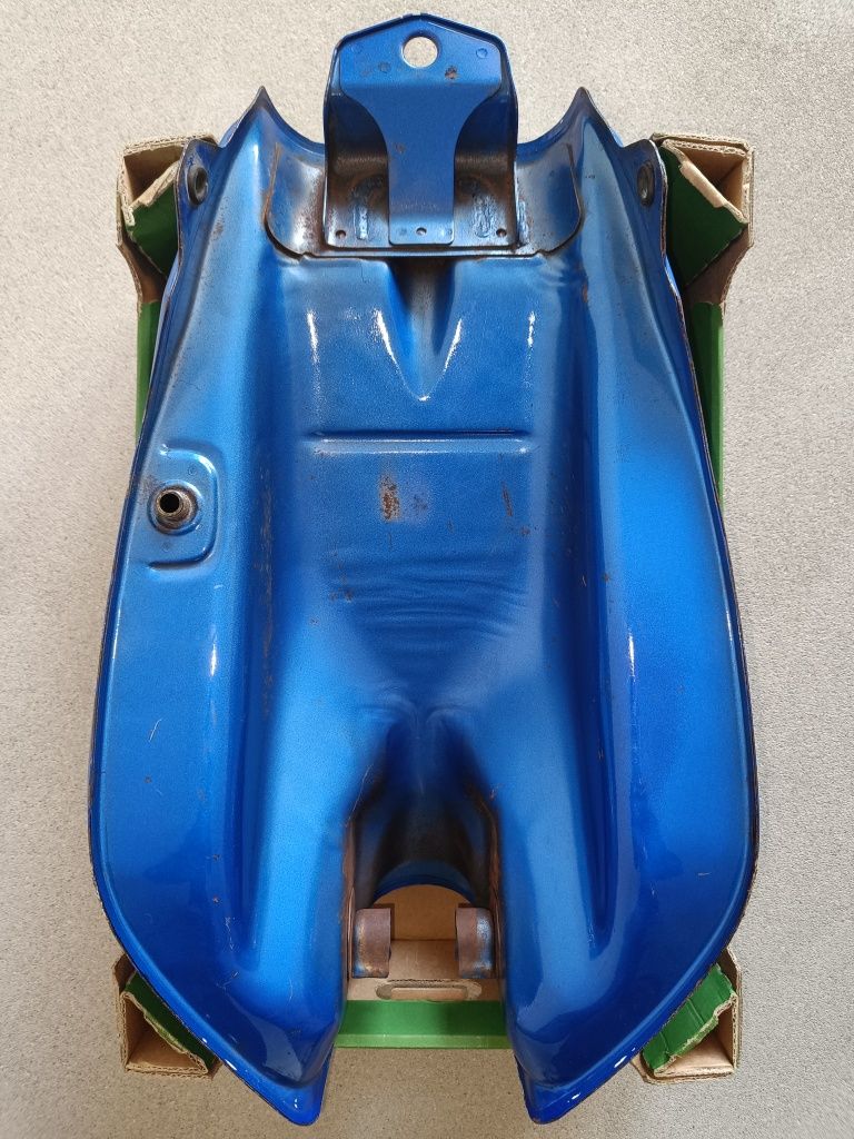 CB750 CB750K RC01 zbiornik paliwa boczki zadupek