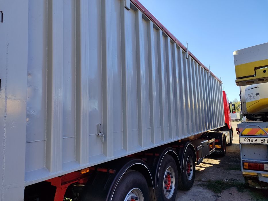 Самосвал зерновоз