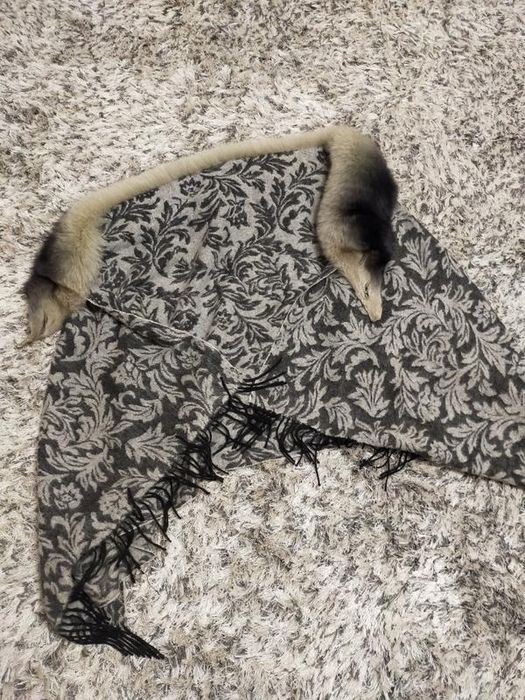 Розкішний палантин з хутром