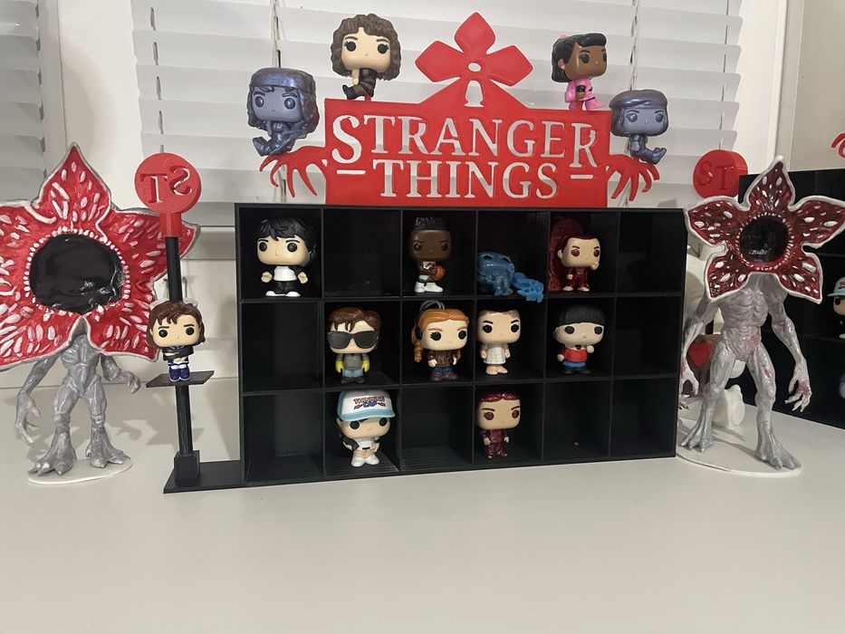 Підставка для кіндерів «Stranger Things»