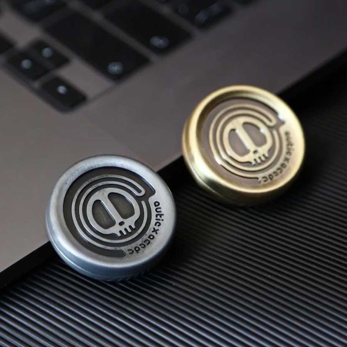 EDC Фіджет іграшка Монета череп магнітний Fidget Toy антістрес клацалк