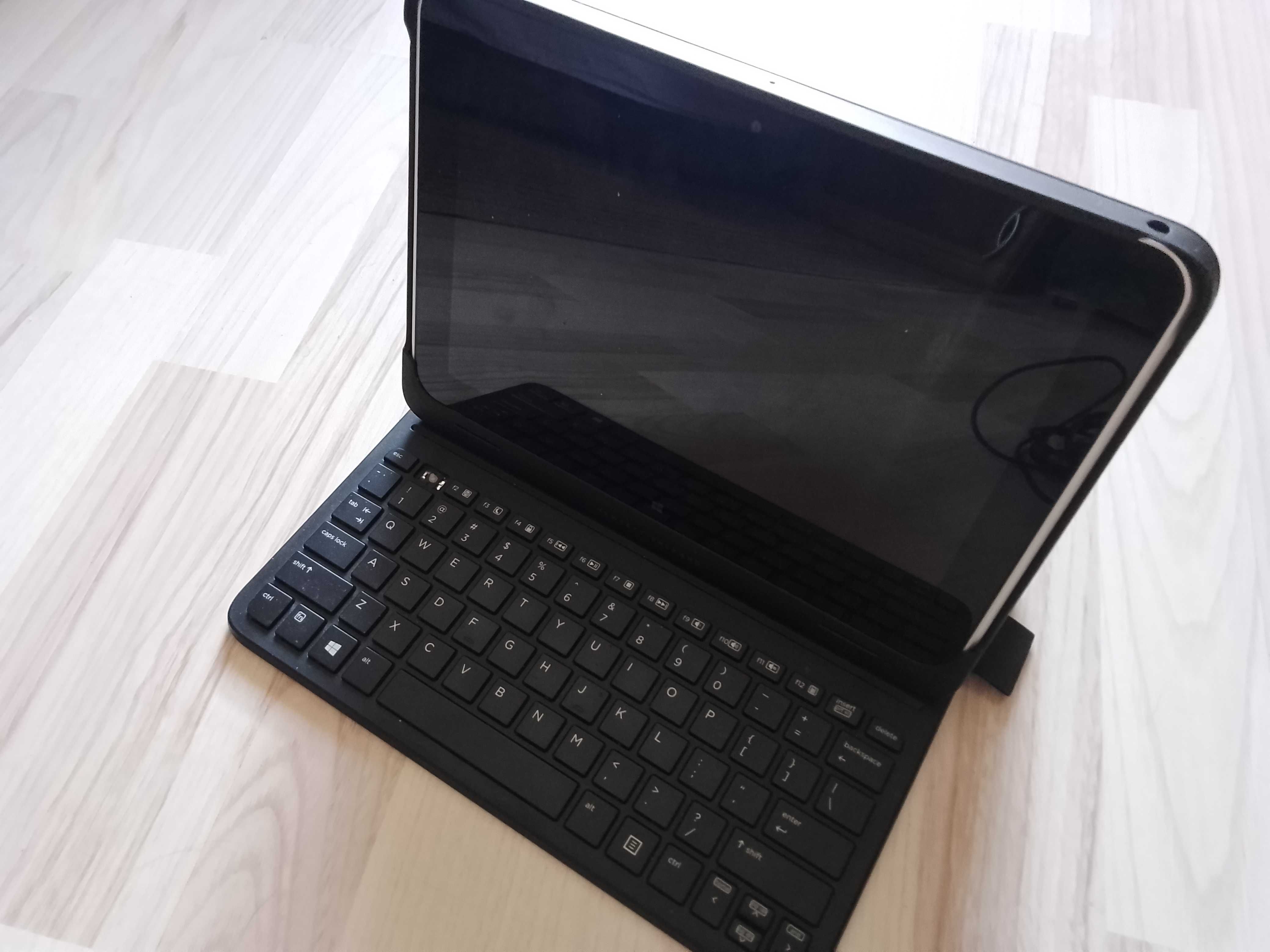 Tablet HP + stacja
