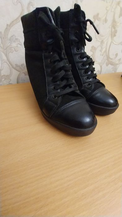 Ботинки зимнии 36 размер