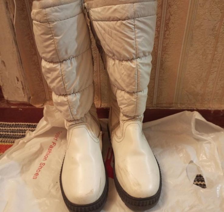 Теплі чоботи білі 35 рр