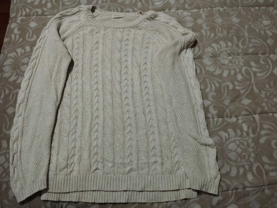 Camisola de malha branca da Stradivarius