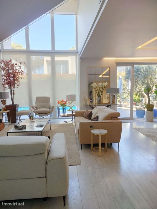 Moradia Contemporânea de Luxo na Aroeira