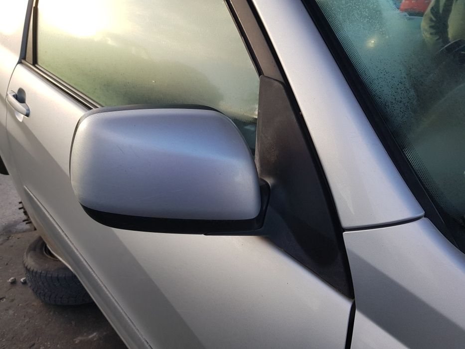 Toyota RAV4 Lusterko 00-05 srebrne