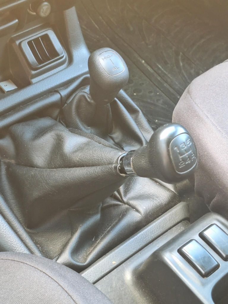Sprzedam Opel Frontera 2.2 Benzyna