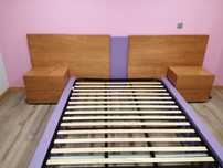 Cama de casal 2.00×1.60 + estrado + 2 mesinhas + consola e espelho