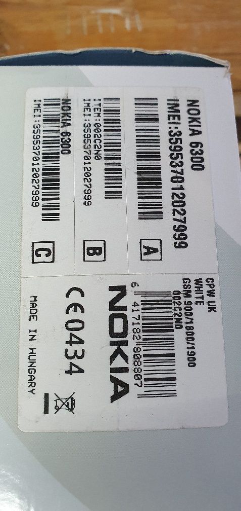 Nokia 6300  , biała  .