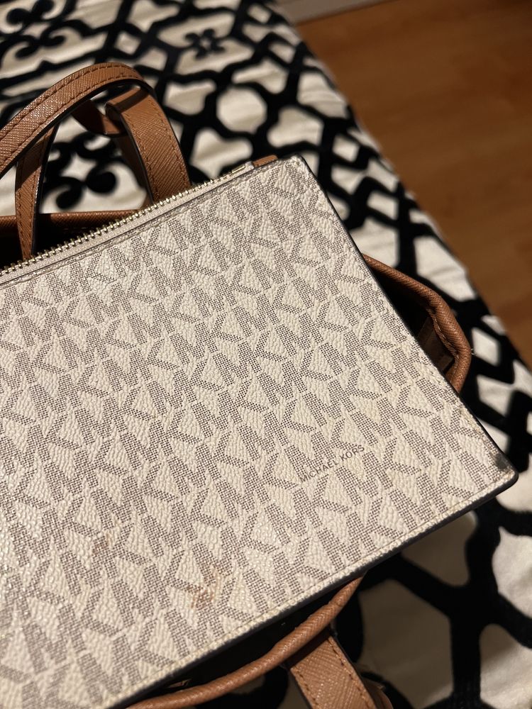 Mala Michael Kors
