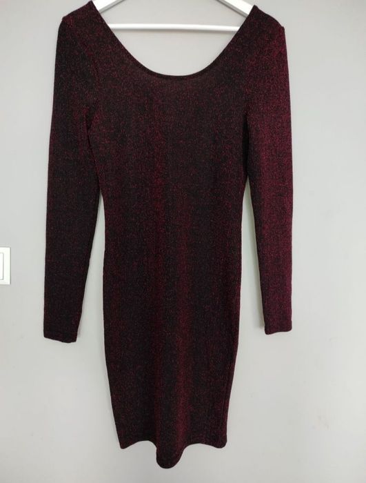 Sukienka błyszcząca brokatowa nitka długi rękaw mini elegancka obcisła