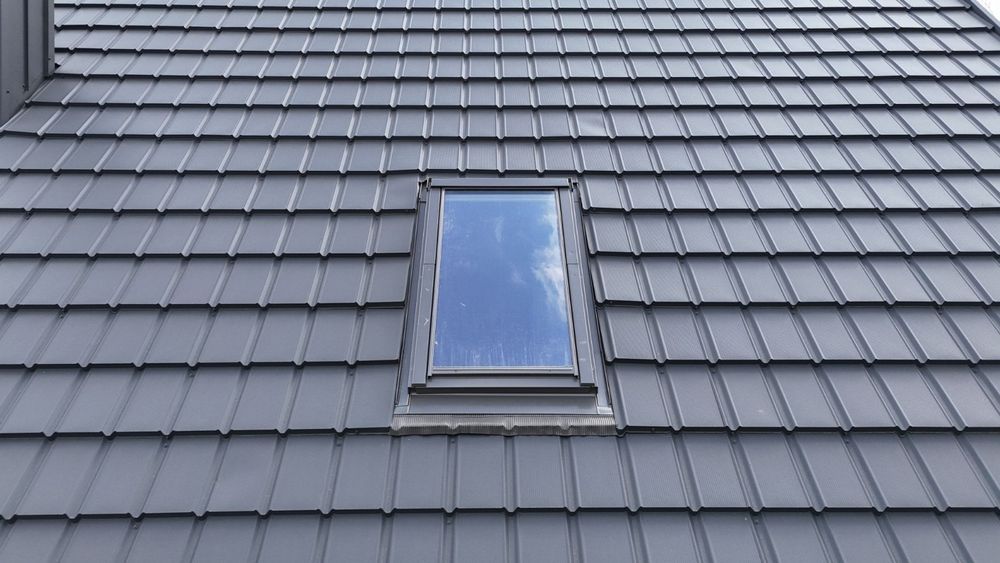 Nowoczesna Blachodachówka Modułowa Antracyt 35 lat gwarancji mkw efekt