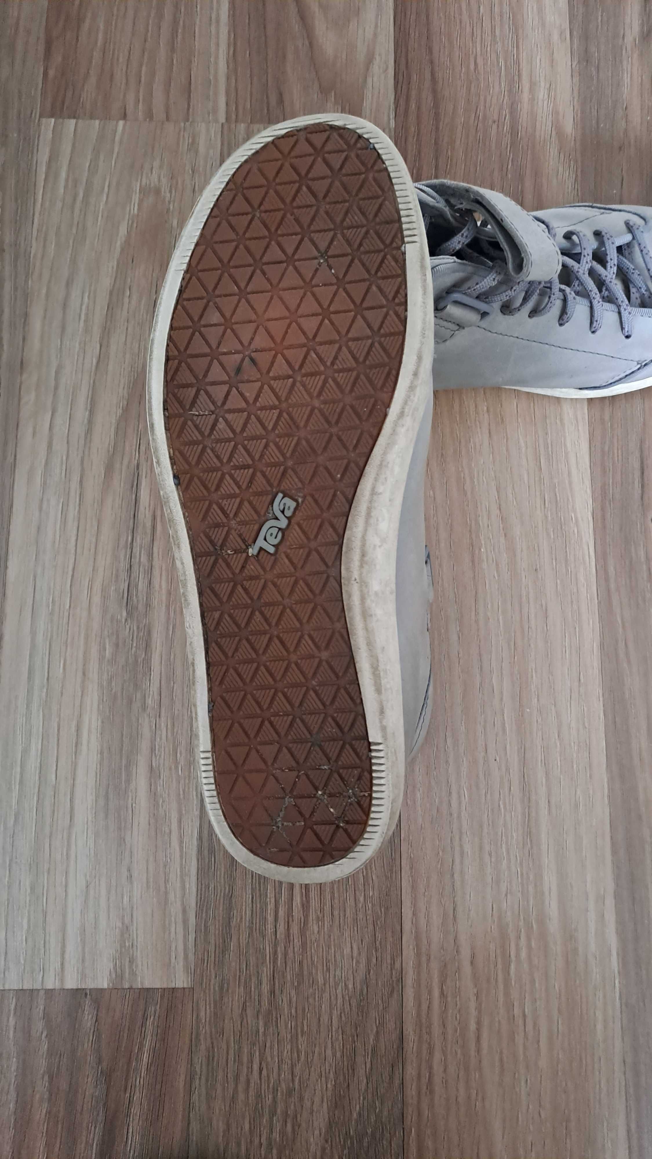 Skórzane buty Teva rozm. 40