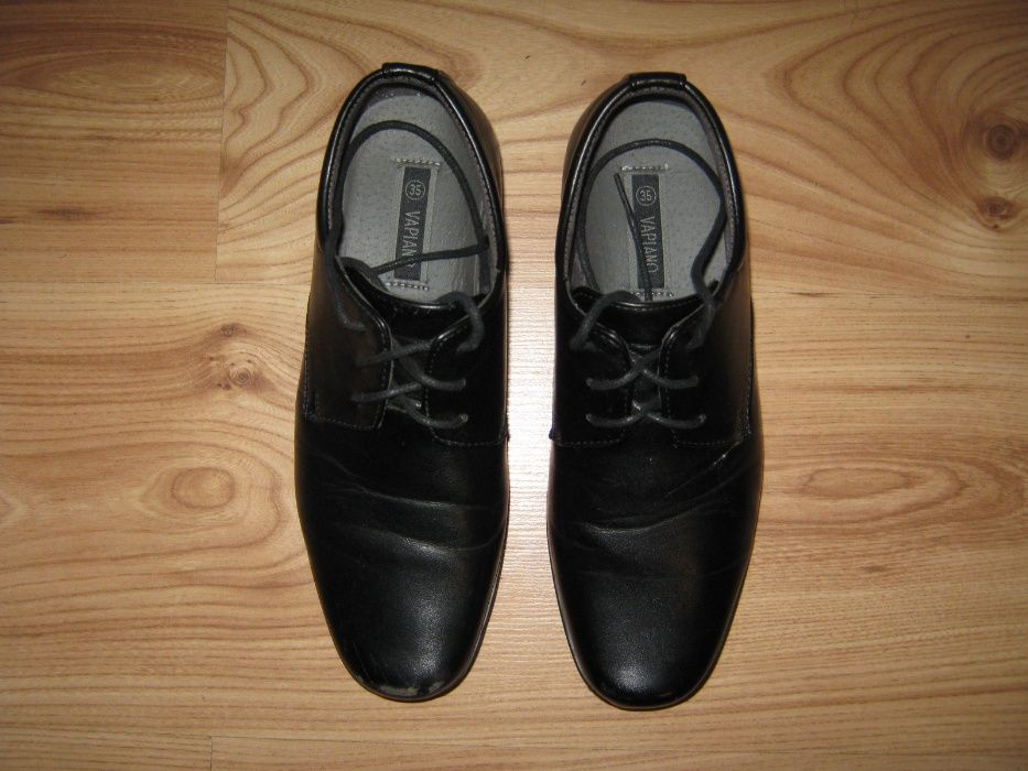 buty komunijne/wizytowe chłopięce CCC (Vapiano) rozmiar 35, stan db+