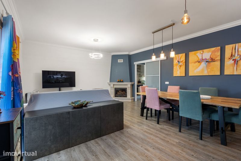 Moradia T4 em condomínio fechado com piscina