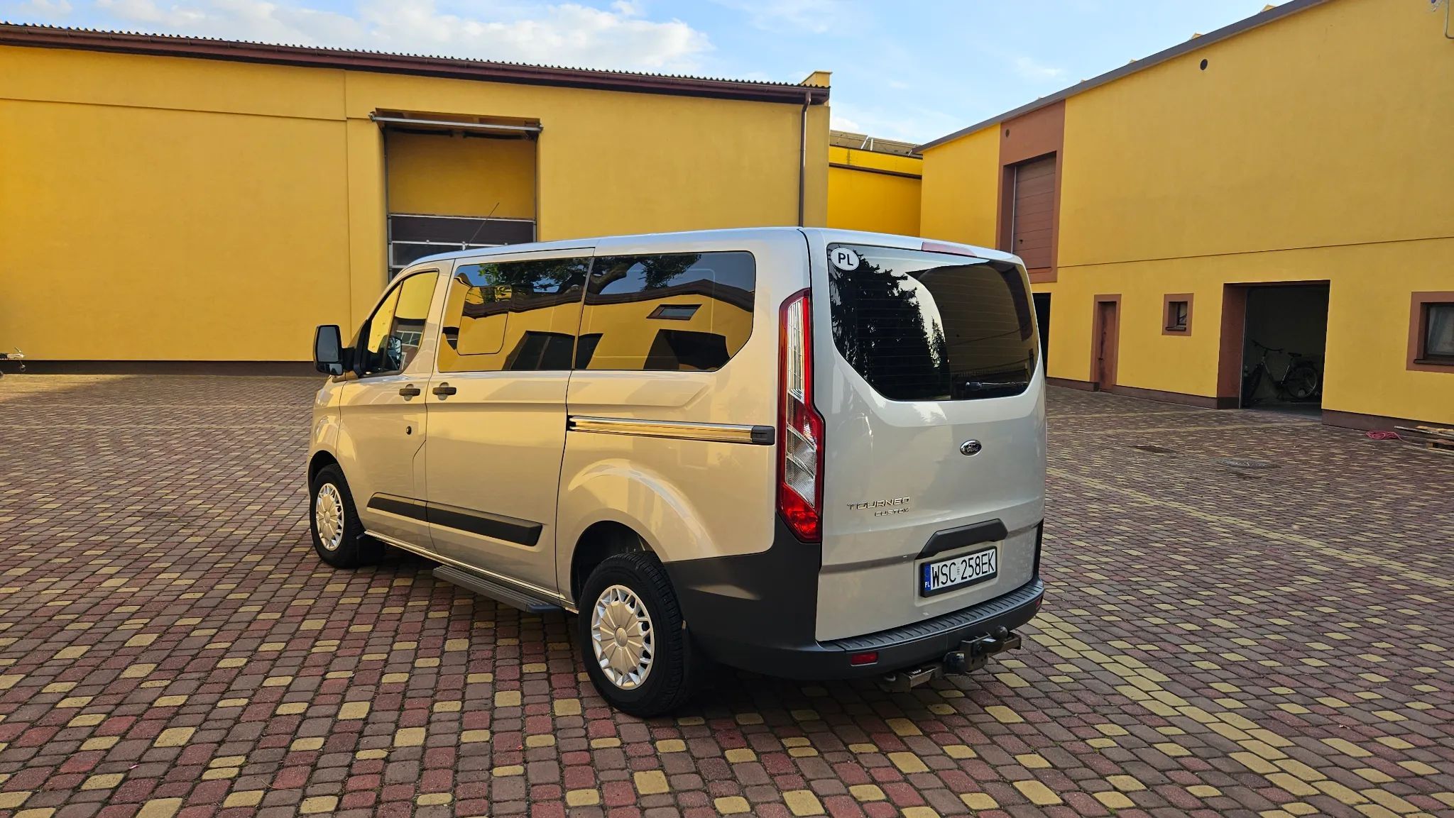 Ford Tourneo Custom Z salonu,jedyny taki ,ambasady,bezwypadkowy
