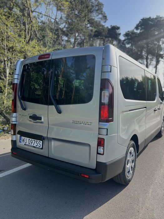 Wynajem busa 9-osobowe dostawcze PRZYCZEPY lawety ZGIERZ wypożyczalnia