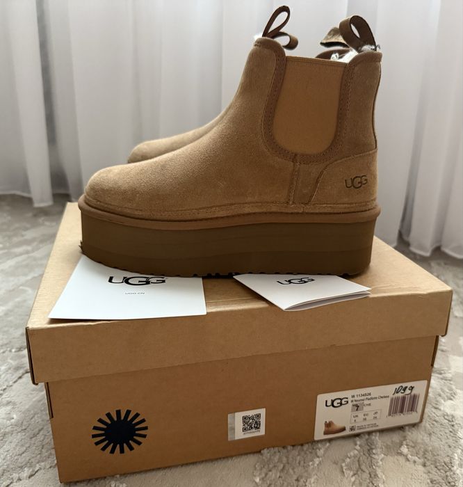UGG Platform Chelsea
