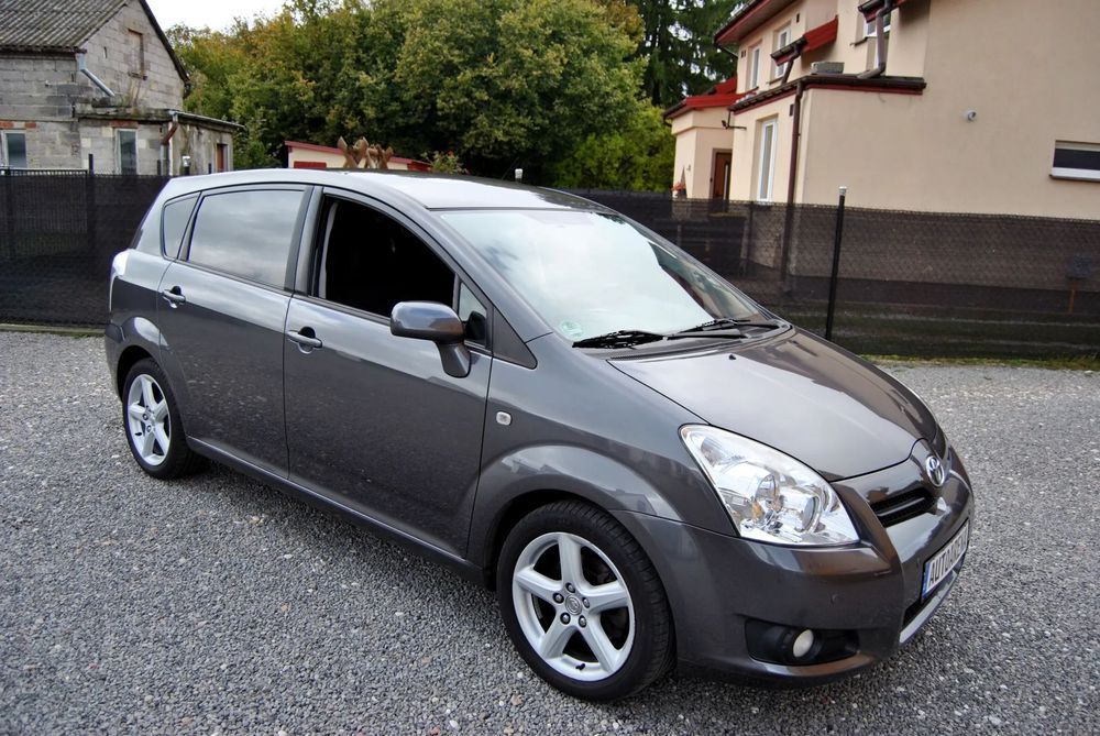 Toyota Corolla Verso 1.8 Benzyna 7 Osobowa Lift Zdrowa Bez Rdzy Auto Zarejestrowane PL