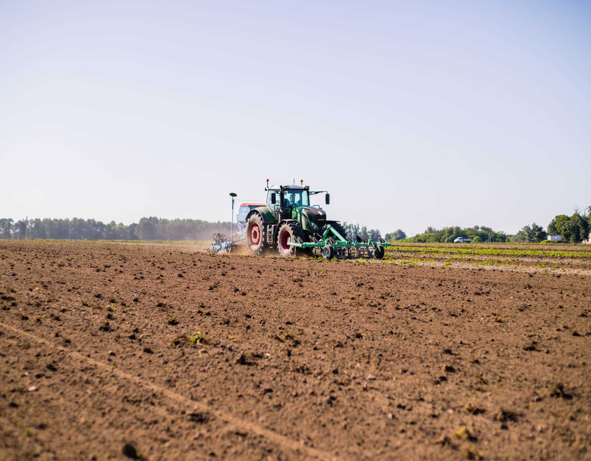 Wynajem ciągnika rolniczego Fendt 927 Vario