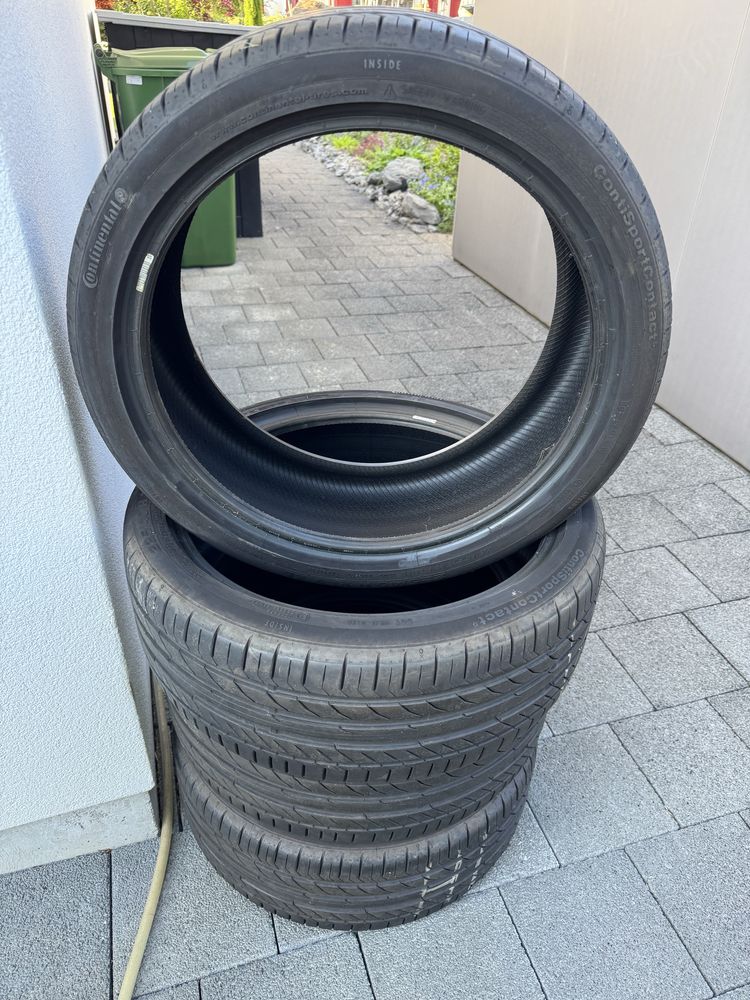 225/40 R19 Continental