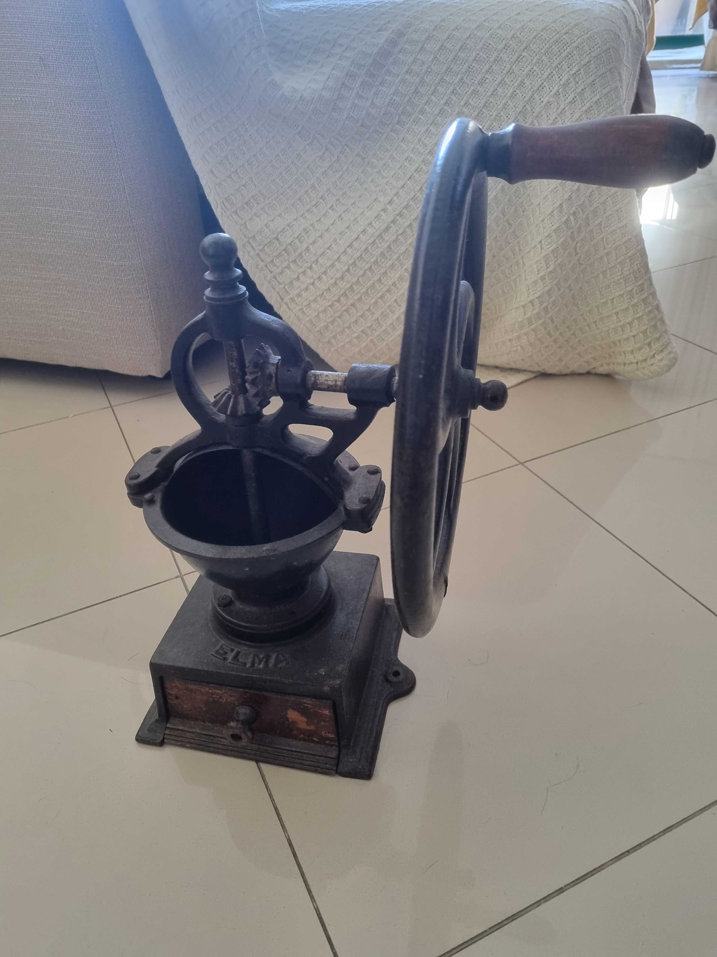 1 moinho de café pesado ferro preto ELMA