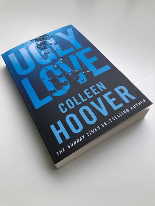 Livro Ugly Love de Colleen Hoover (como novo)