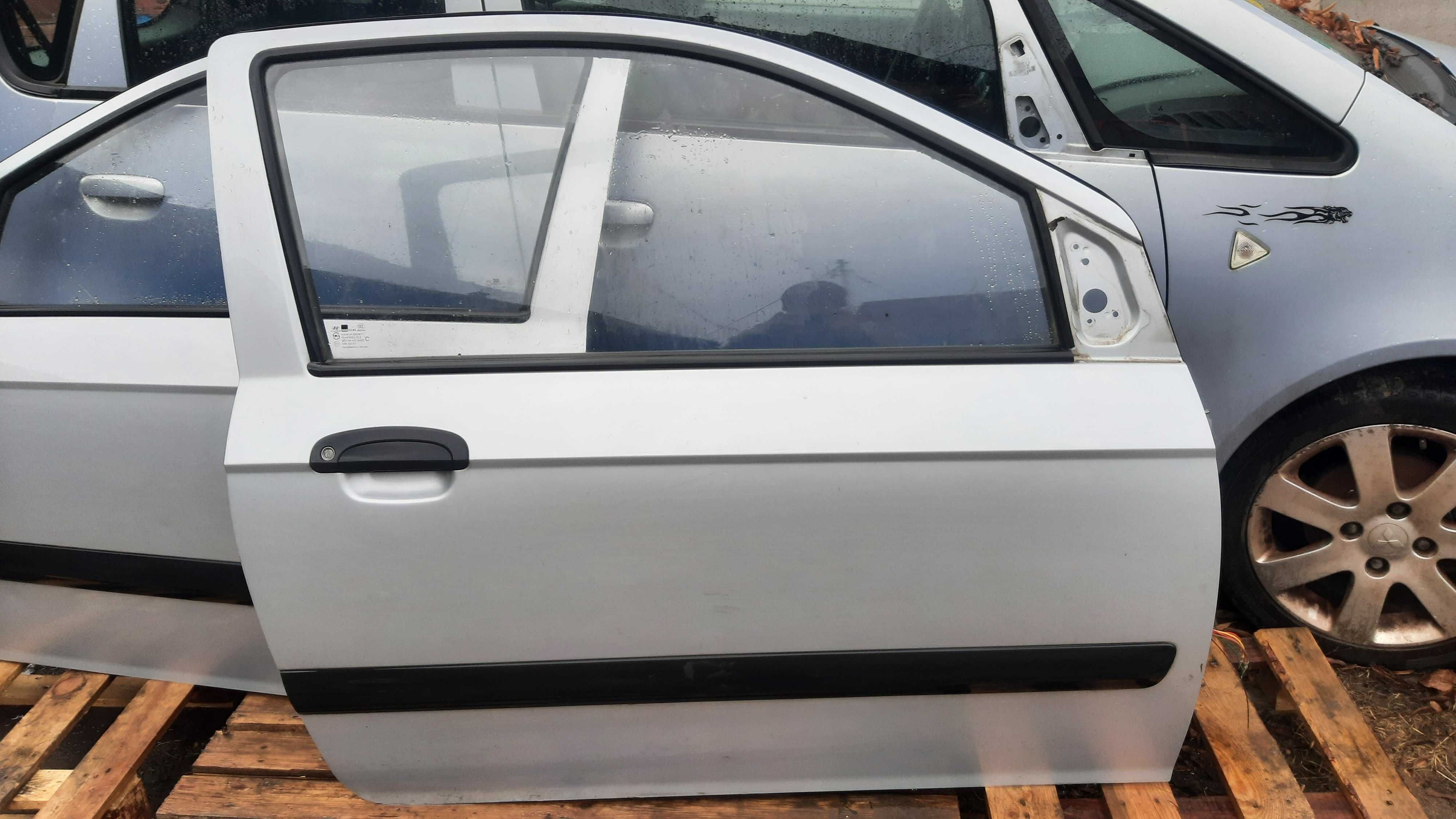 drzwi Hyundai Getz 3d kompletne do montażu prawe lub lewe  lak  CS