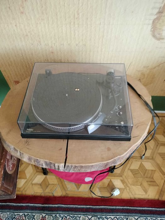gramofon Technics SL 2000