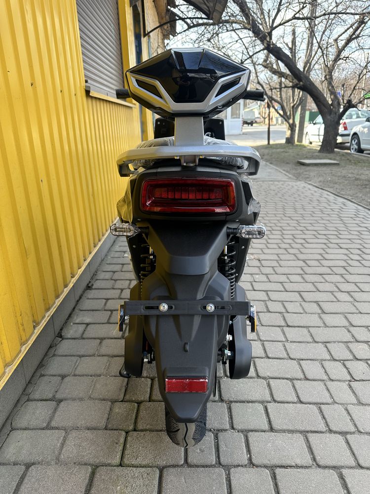 Новий електроскутер Yadea T9 2500W 72V20Ah електричний скутер