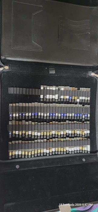 Sprzedam: walizka z próbkami perfum Livioon