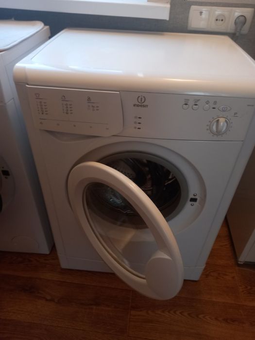 Пральна машинка Indesit