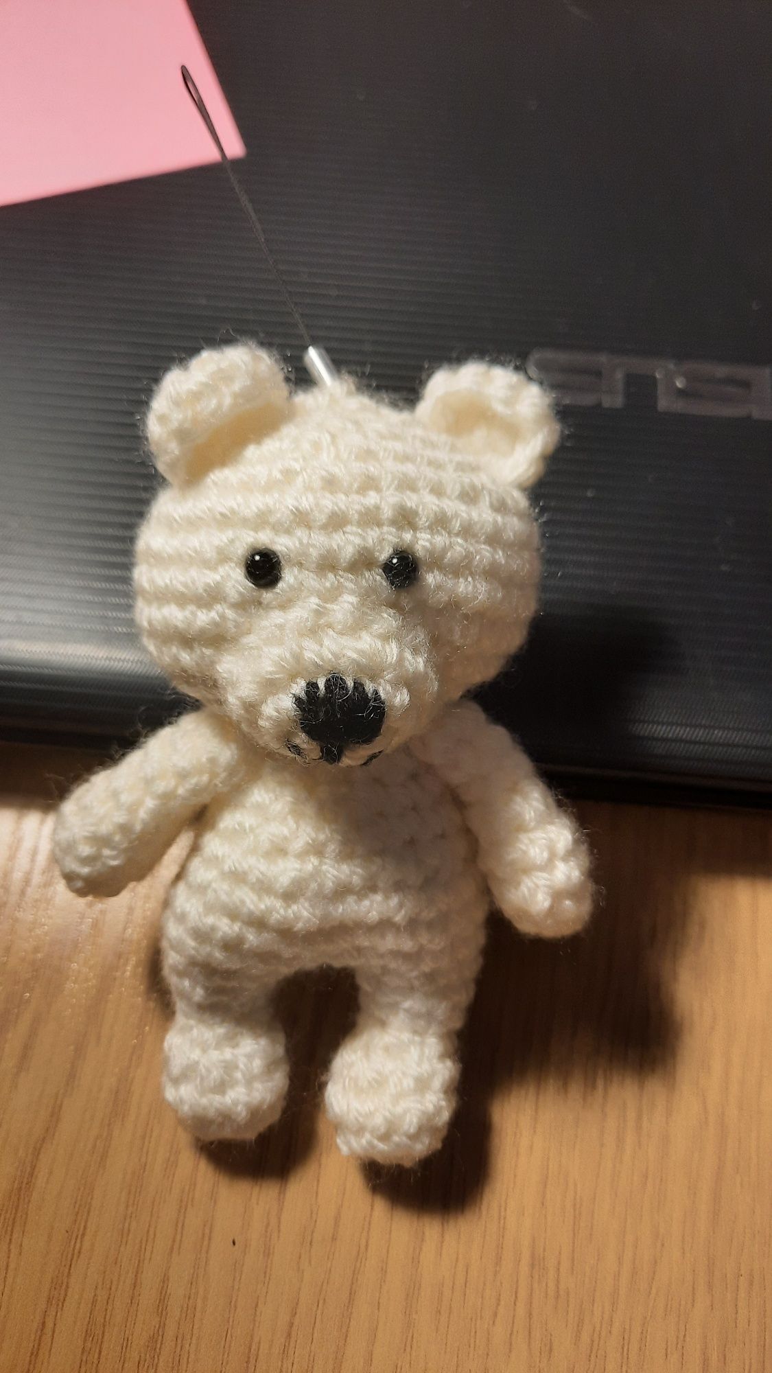 Miś breloczek na szydełku handmade rękodzieło na prezent