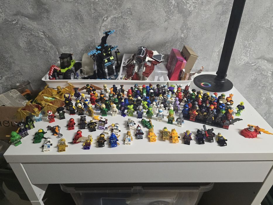 Lego ninjago mix 179 figurki.